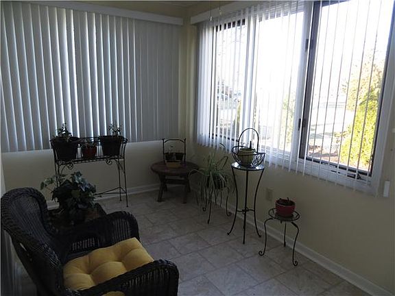 Perfect to relax with that book or cup of coffee!