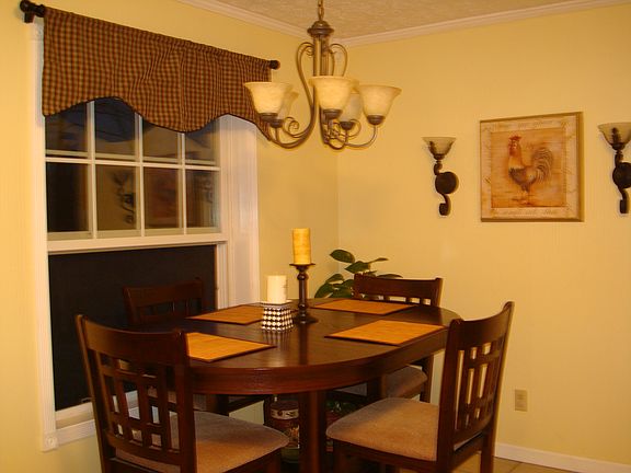 3rd image of 44 Linda Cir