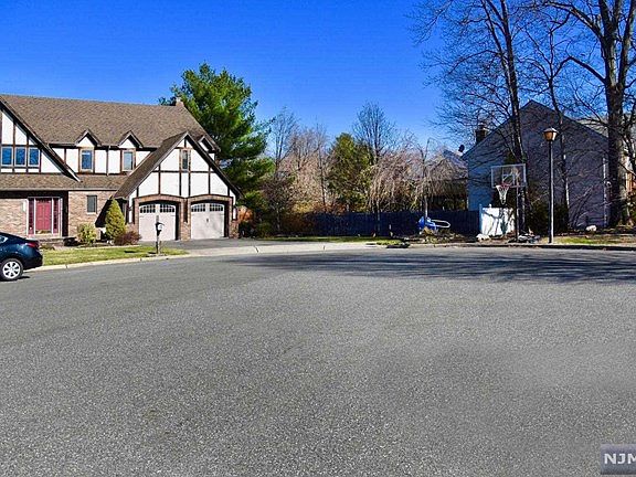 2nd image of 110 Cardinal Ln
