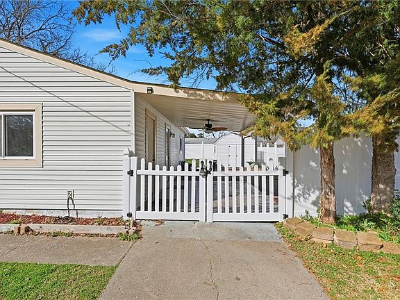 5th image of 3540 Chester St