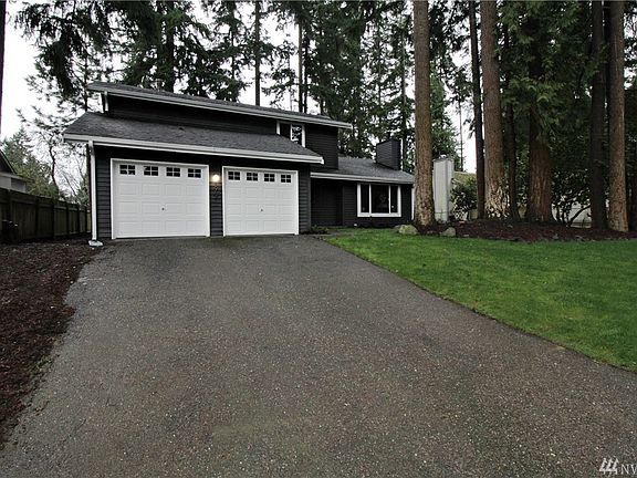 2nd image of 3984 SE Castlewood Dr
