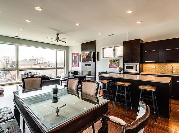 5th image of 1438 N Wood St #3