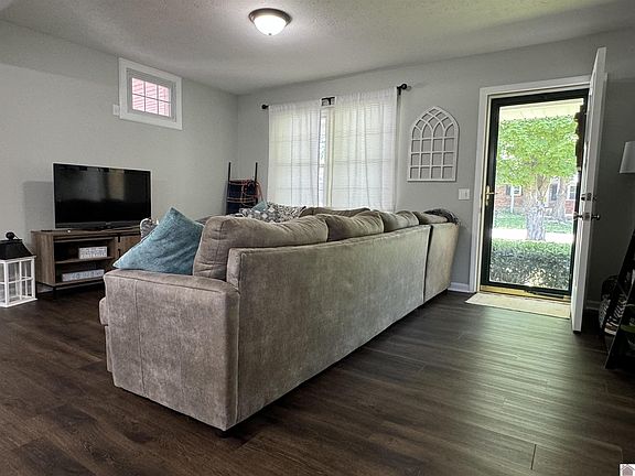 5th image of 103 Cardinal Ln