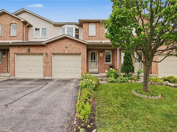 800 Paramount Dr #58, Hamilton, ON L8J 3V8