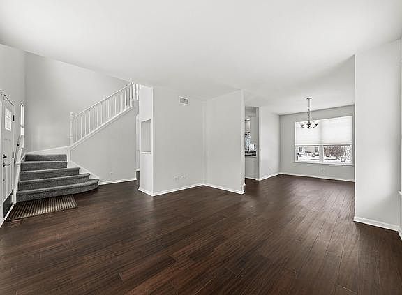3rd image of 6807 Sahara Dr