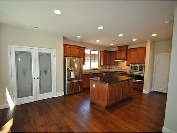 4th image of 13 Ghirardi Pl