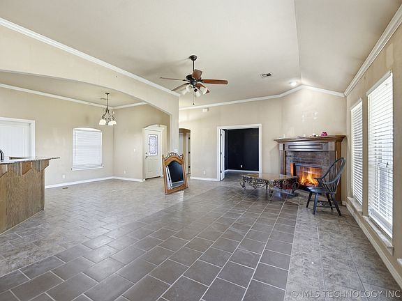 4th image of 3025 Grimes Rd