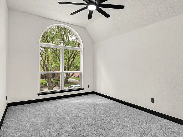 11915 Helene Ct — Photo 20
