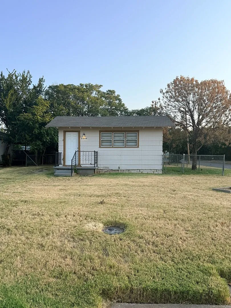 1 Bedroom 1 Bath - Updated — Photo 2