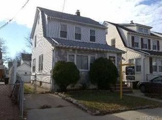 24038 142nd Ave, Rosedale, NY 11422