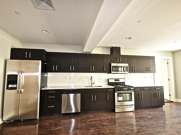 3rd image of 83 Beaver St APT 3B