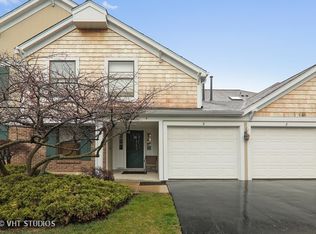 1901 Gresham Cir APT B, Wheaton, IL 60189