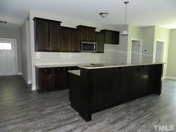 2nd image of 151 Kyndallee Ln
