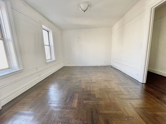 3rd image of 730 W 183rd St APT 4A