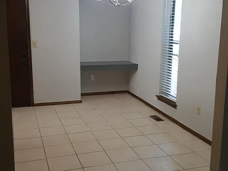 204 Redbud St — Photo 10