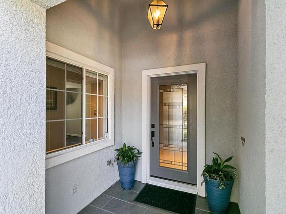 3rd image of 4535 Avondale Circle