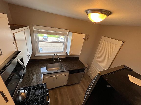 4th image of 3230 Shenandoah Dr #16
