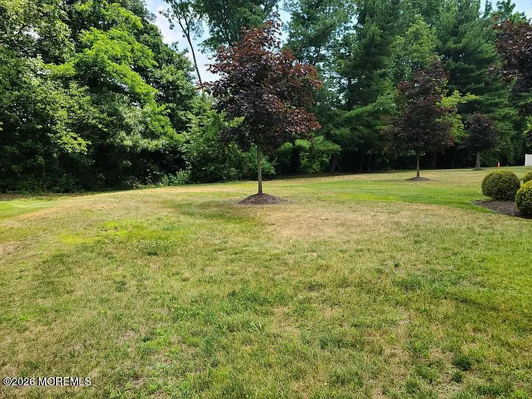 215 Clubhouse Dr — Photo 25