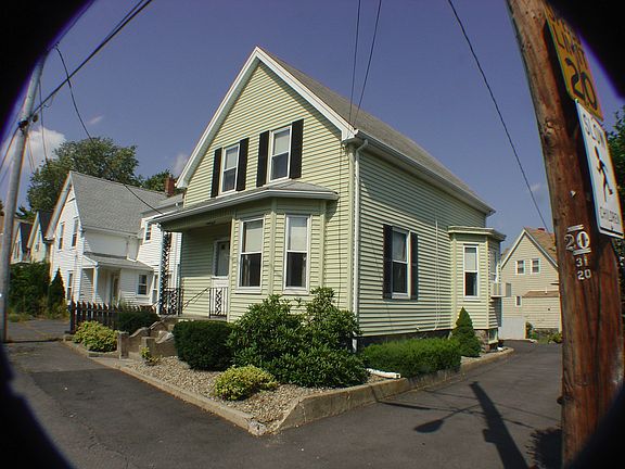 3rd image of 68 Crescent St