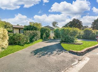 40 Adobe Dr, Shirley, NY 11967