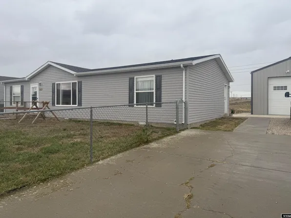 821 Ash Ave, Rawlins, WY 82301