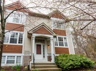 1615 Orchard Ct, West Chicago, IL 60185