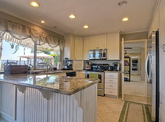 3rd image of 17481 Bernardo Center Dr