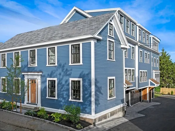 10 Osborne St #2, Salem, MA 01970