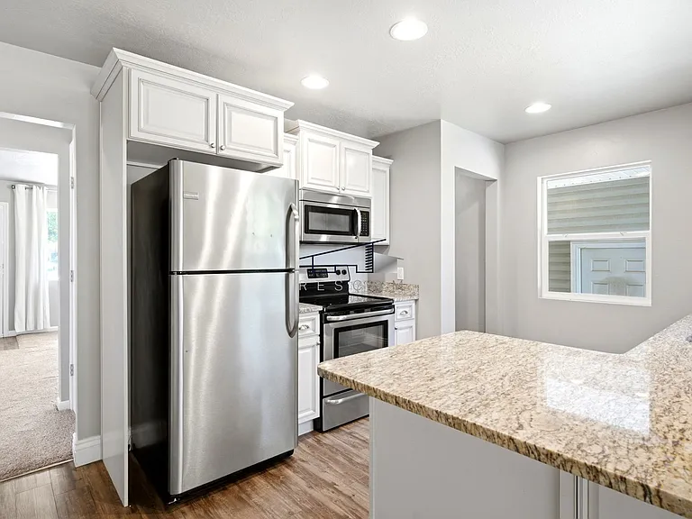 3729 Jackson Ave — Photo 8
