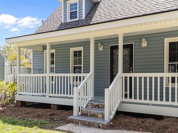 3rd image of 804 Olive St