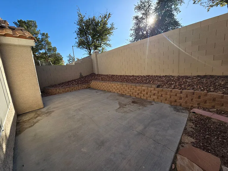 2417 Bloomington Dr — Photo 18