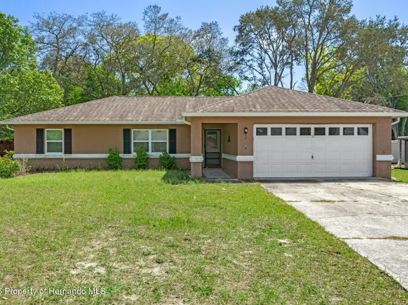 7160 W Porpoise Dr, Homosassa, FL 34446