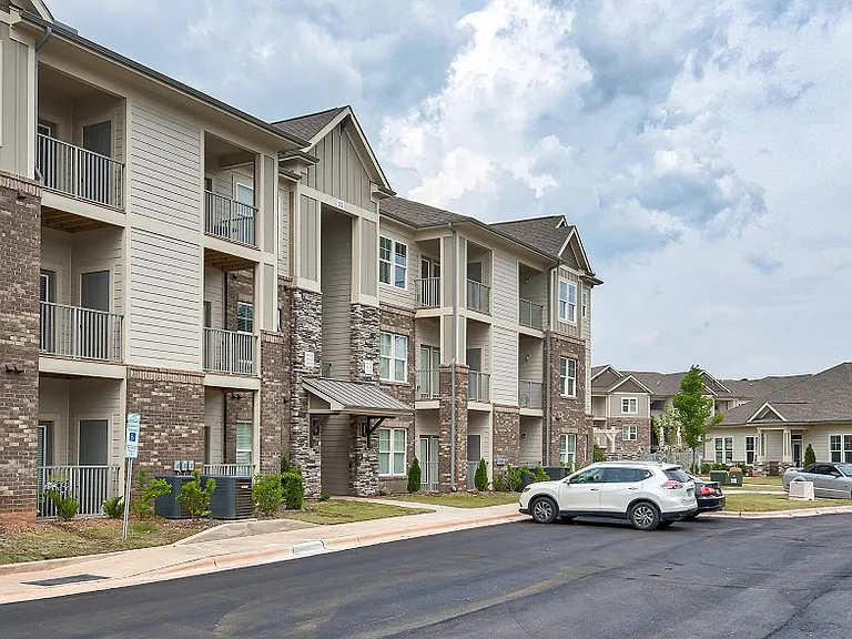 Pines at Glen Laurel Luxury Apartments — Photo 11