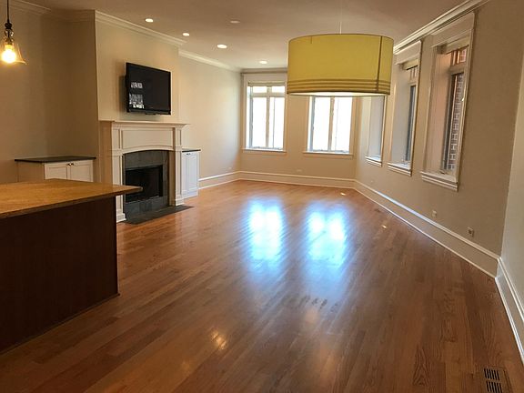 5th image of 2720 N Lehmann Ct APT 3