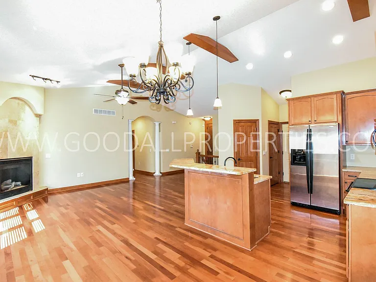 40 NE Gracewood Dr — Photo 6