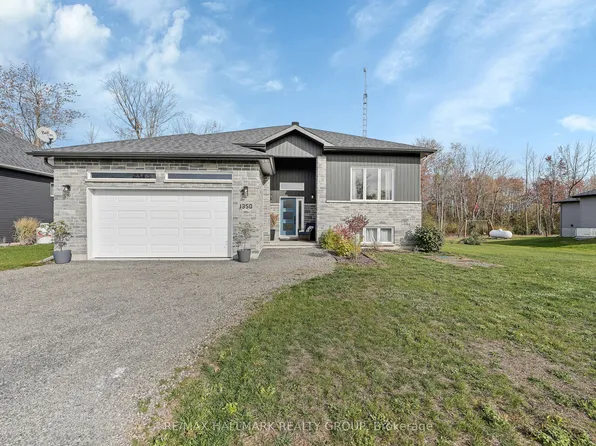 1350 Country Ln, North Dundas, ON K0C 2K0