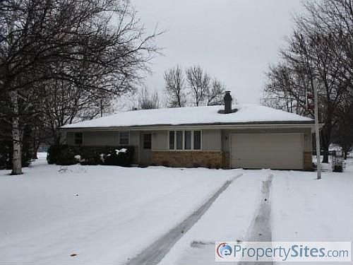1st image of 942 Candy Ln