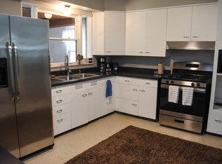 21515 Grossedale St, Saint Clair Shores, MI 48082