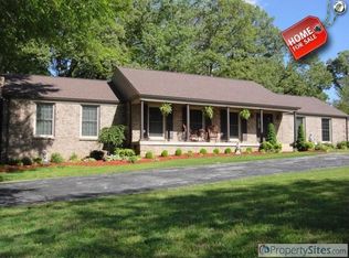 405 Idlewood Dr, Clarksville, TN 37043