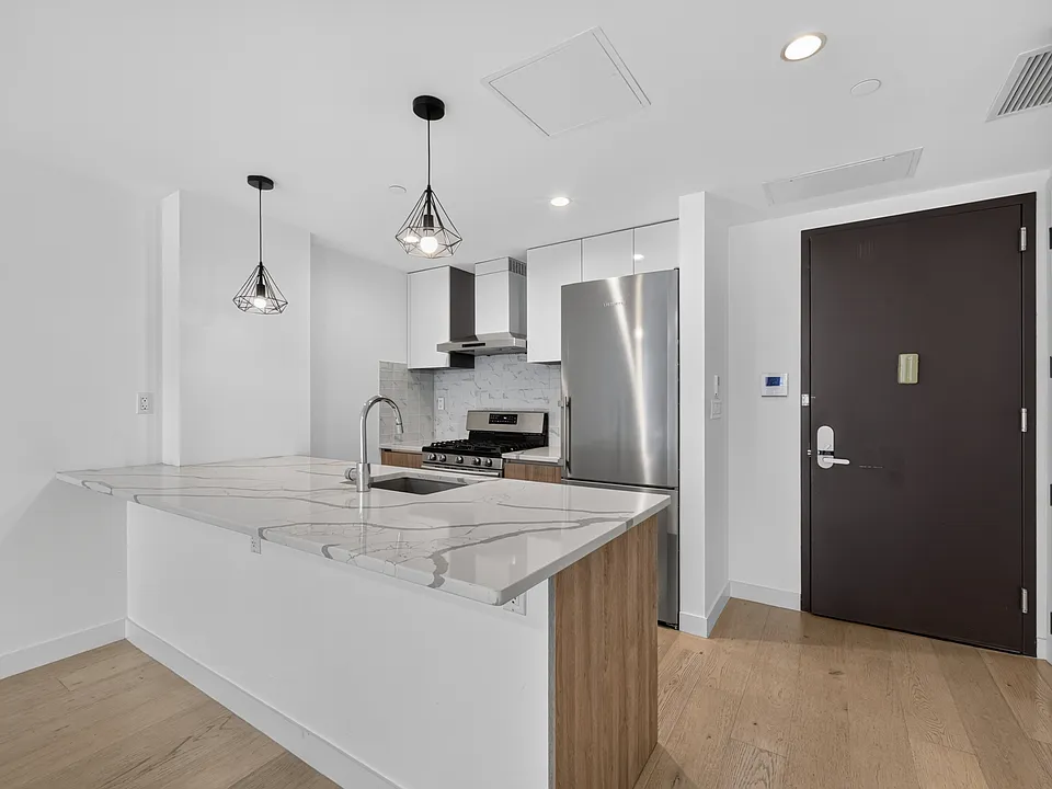 148-37 88th Ave #6M