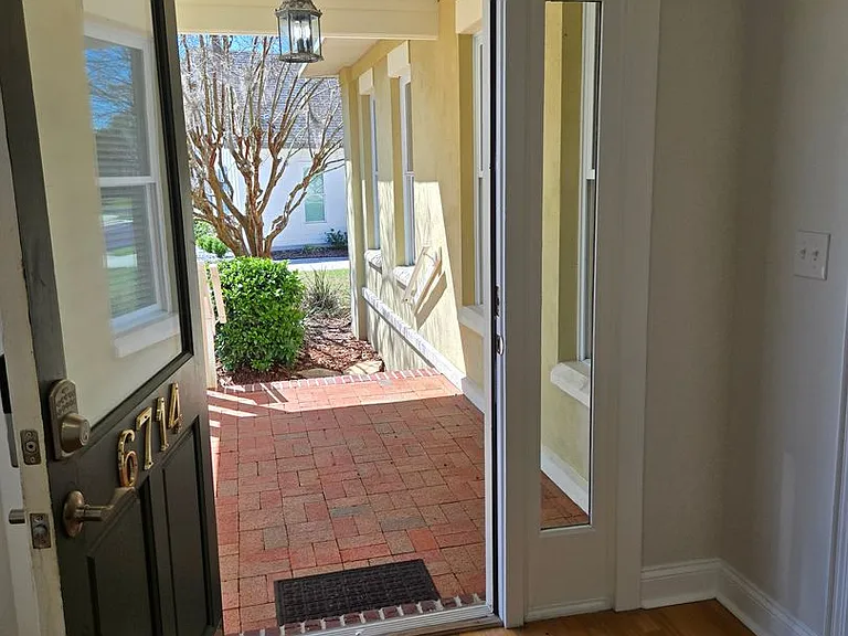 6714 SW 40th Ter — Photo 7