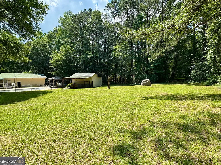 90 Howard Rd — Photo 52