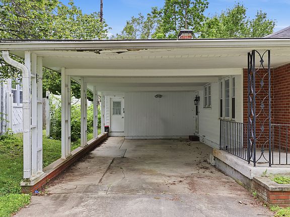 3rd image of 111 Fairfield Dr