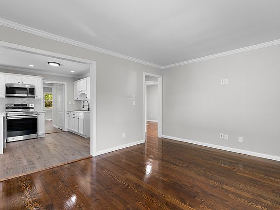 5th image of 210 Handel Rd