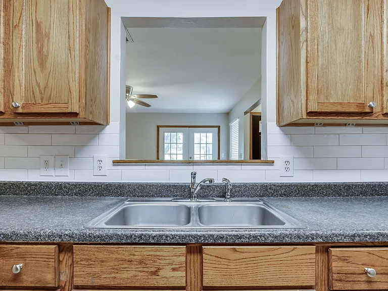 819 N Eagle Ln — Photo 18