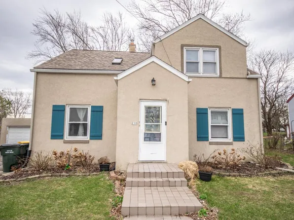 239 West Paradise DRIVE, West Bend, WI 53095