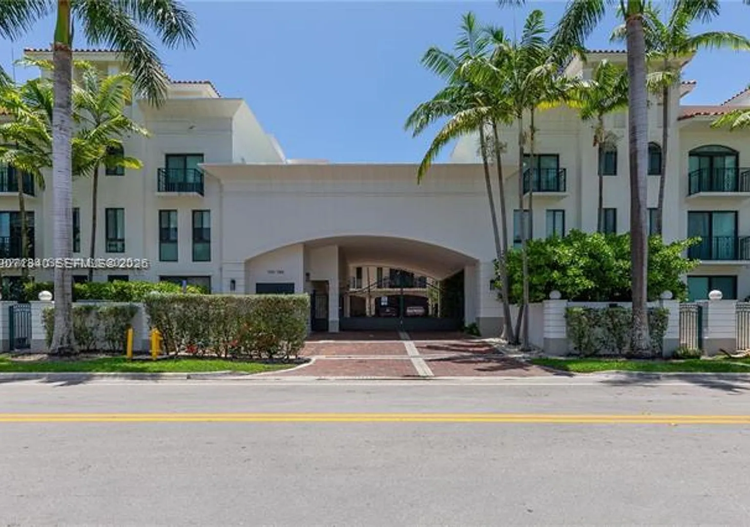 1150 98th St th 10, Bay Harbor Islands, FL 33154 — Photo 3