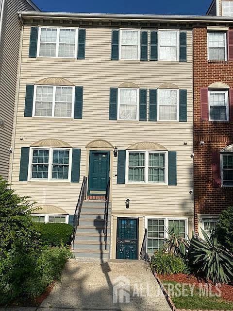 1st image of 18 Colgate Dr