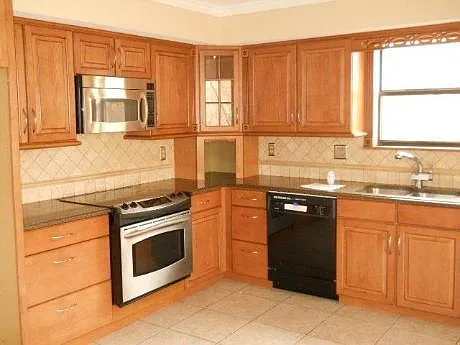 Building Photo - 624 Green Valley Dr SE