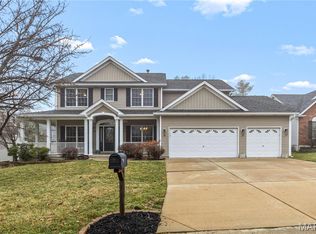 122 Courtfield Dr, O'Fallon, MO 63366